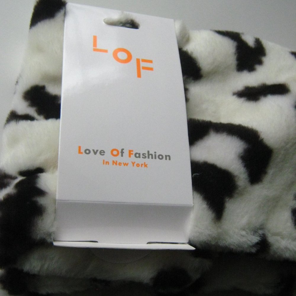 Leopard faux fur infinity scarf - Picture 6 of 9